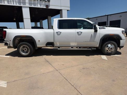 Used 2022 GMC Sierra 3500 Denali w/ Denali Ultimate Package AWD/4WD image 2