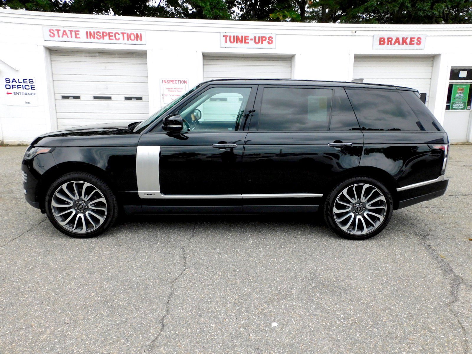 Used 2020 Land Rover Range Rover Long Wheelbase Autobiography AWD/4WD image 2