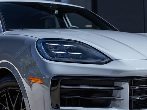 Certified 2026 Porsche Cayenne image 20