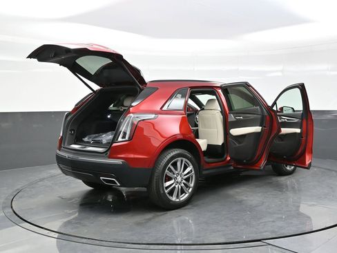 New 2025 Cadillac XT5 Sportv w/ LPO, Floor Liner Package image 39