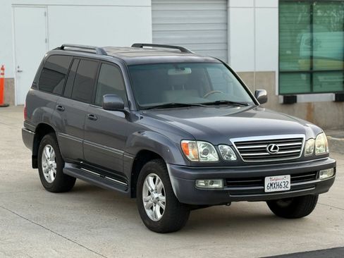 Used 2004 Lexus LX 470 4WD w/ Preferred Accessory Pkg image 9