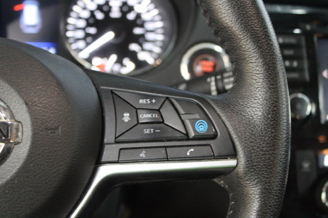 Used 2020 Nissan Rogue SV AWD/4WD image 17