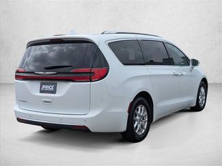 Used 2021 Chrysler Pacifica Touring-L w/ Uconnect Theater Family Group FWD video 3