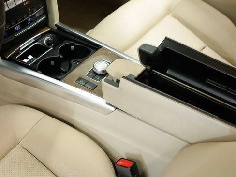 Used 2015 Mercedes-Benz E 350 Sedan image 23