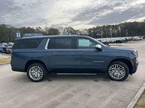New 2026 Chevrolet Suburban Premier image 12