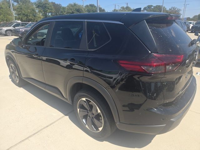 Used 2025 Nissan Rogue SV FWD image 4