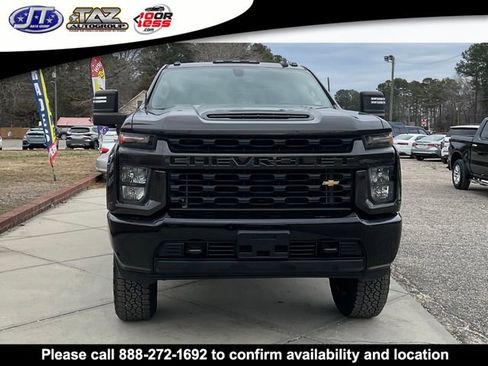 Used 2020 Chevrolet Silverado 2500 Custom w/ Custom Value Package image 2