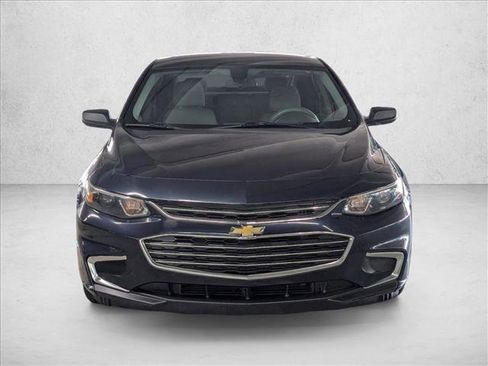 Used 2018 Chevrolet Malibu LS FWD image 2