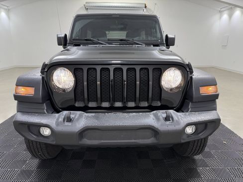 Used 2019 Jeep Wrangler Unlimited Sport image 2