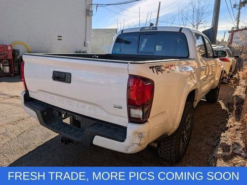Used 2019 Toyota Tacoma TRD Sport image 7