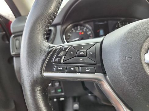 Used 2017 Nissan Rogue SV w/ SV Premium Package image 22