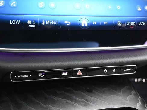 Used 2025 Mercedes-Benz E 350 Sedan image 25