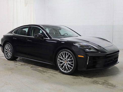 Used 2026 Porsche Panamera RWD image 13