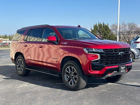 Used 2024 Chevrolet Tahoe Z71 w/ Luxury Package image 3