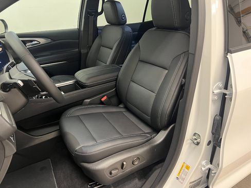 New 2026 Chevrolet Traverse LT image 24