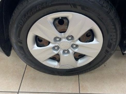 Used 2017 Kia Forte LX image 25