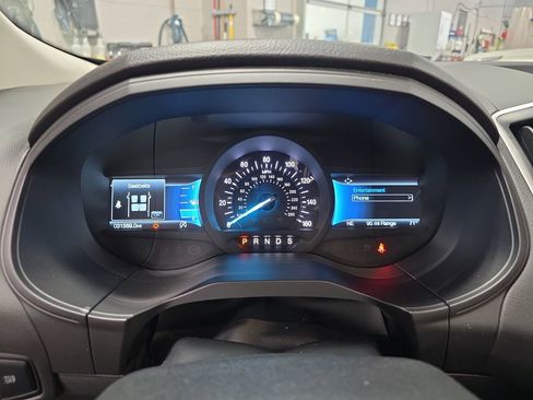 Used 2024 Ford Edge SEL image 18