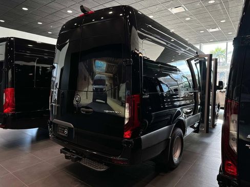 Used 2025 Mercedes-Benz Sprinter 3500 image 7