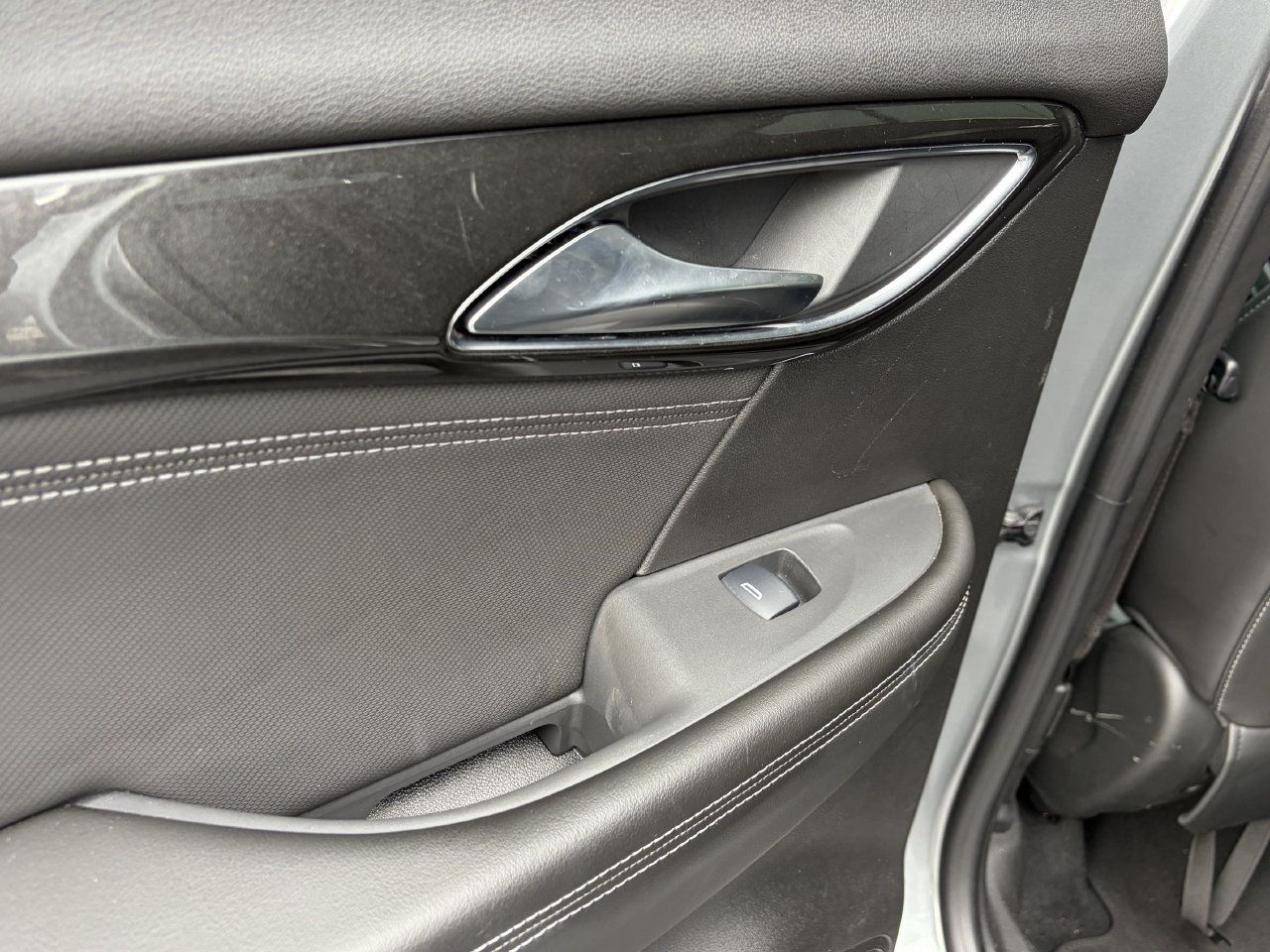 Used 2024 Buick Envision Preferred AWD/4WD image 18