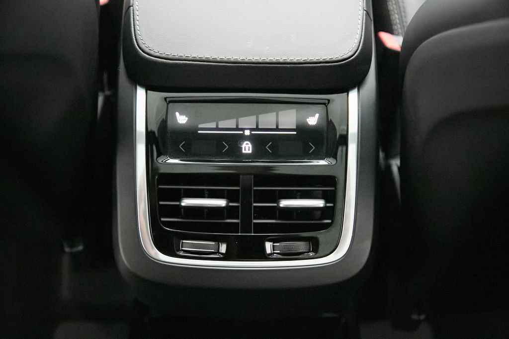 Certified 2024 Volvo XC90 B6 Ultimate AWD/4WD image 25