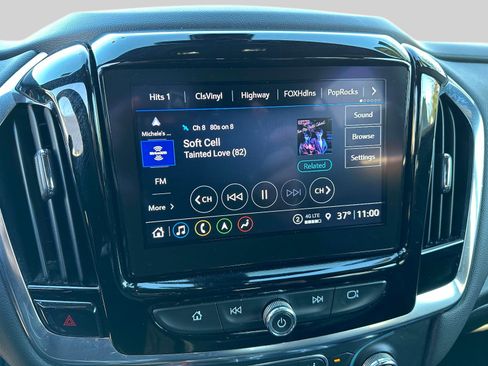 Used 2023 Chevrolet Traverse RS image 27