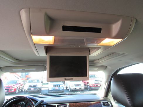 Used 2013 GMC Yukon XL Denali image 31