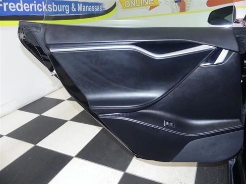 Used 2017 Tesla Model S 60D image 23