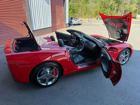 Used 2006 Chevrolet Corvette Convertible w/ Preferred Equipment Group image 30