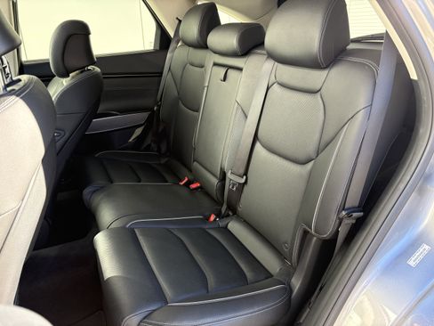 Used 2022 Genesis GV70 2.5T w/ Advanced Package image 12