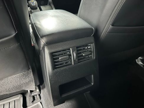Used 2022 Mitsubishi Outlander SE AWD/4WD image 43