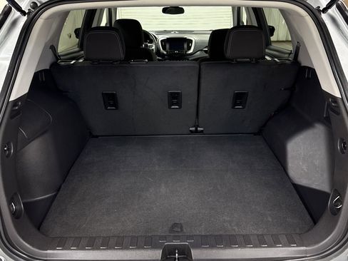 Used 2024 GMC Terrain SLE image 25