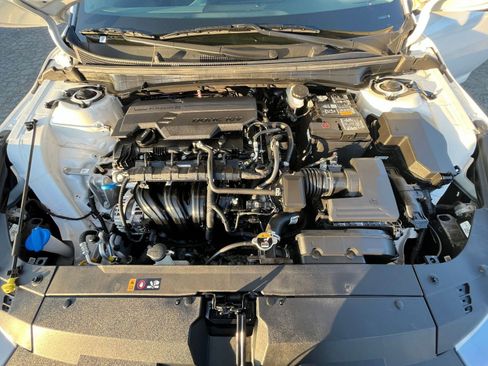 Used 2025 Kia K4 LXS image 31