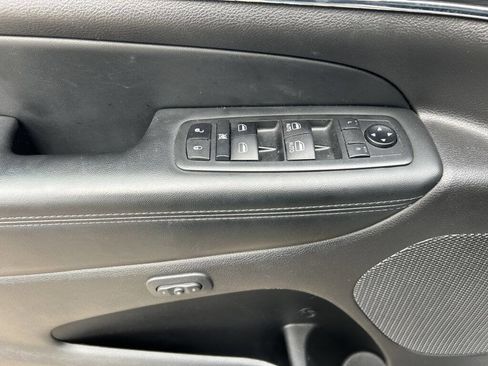 Used 2021 Jeep Grand Cherokee Limited image 14