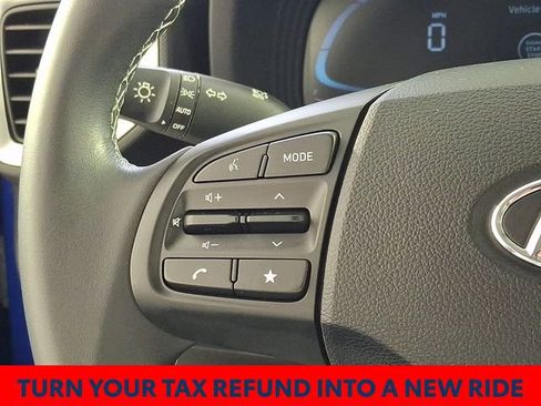 Certified 2025 Hyundai Venue SEL image 25