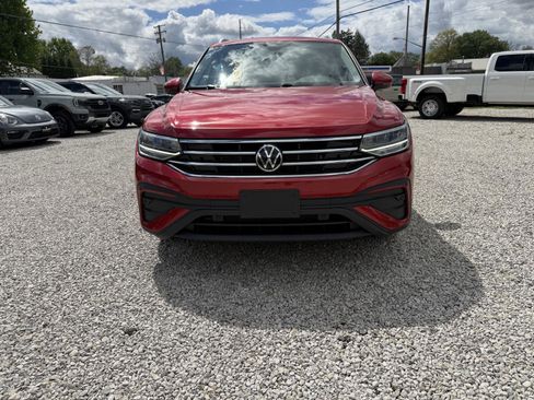 Used 2022 Volkswagen Tiguan SE w/ Panoramic Sunroof Package AWD/4WD image 2
