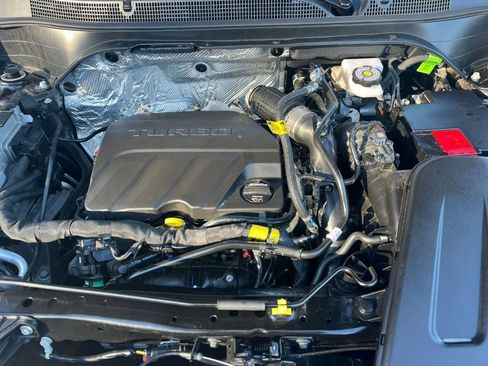 Used 2025 Chevrolet Trax LT image 25