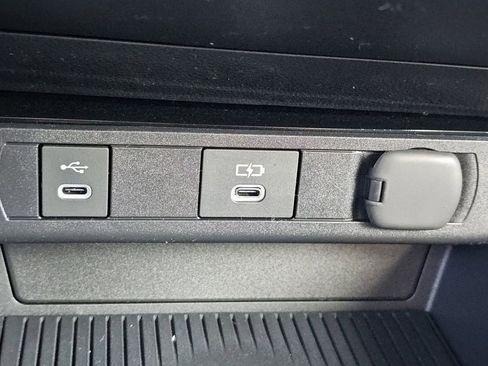 New 2026 Toyota Prius Plug-In Hybrid FWD image 15