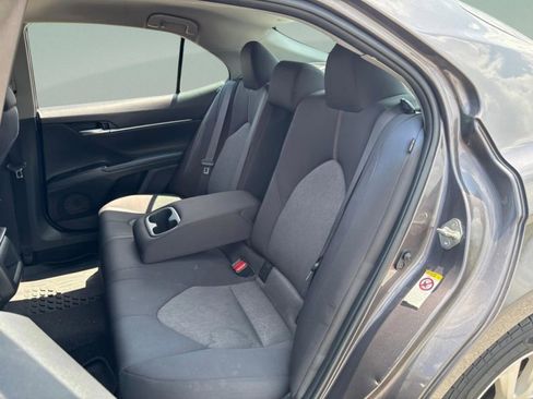 Used 2018 Toyota Camry LE FWD image 20