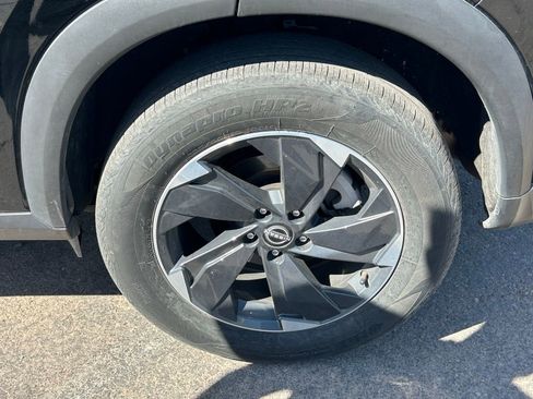Certified 2025 Nissan Rogue SV AWD/4WD image 9