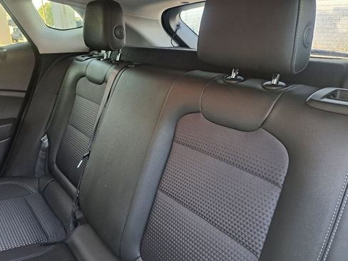 Used 2025 Chevrolet Trax LT image 23