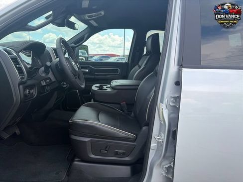 Used 2026 RAM 2500 Laramie AWD/4WD image 9