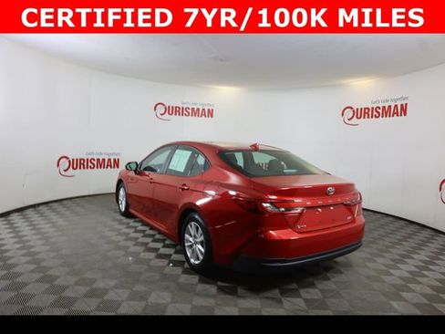 Used 2025 Toyota Camry LE image 7