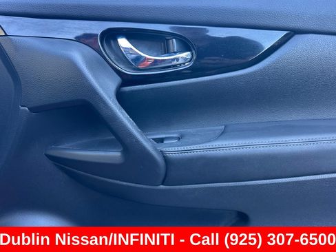 Used 2017 Nissan Rogue Sport SV AWD/4WD image 21