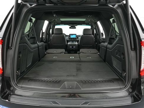 Used 2023 GMC Yukon XL SLT w/ SLT Luxury Package AWD/4WD image 24