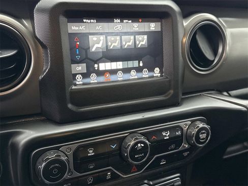 Used 2023 Jeep Wrangler Sport S image 5