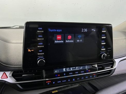 Used 2023 Toyota Sienna Limited image 52