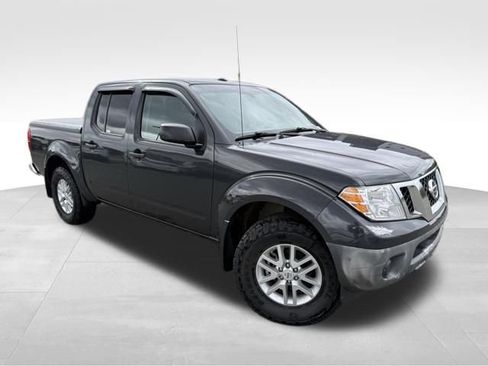 Used 2014 Nissan Frontier SV image 1