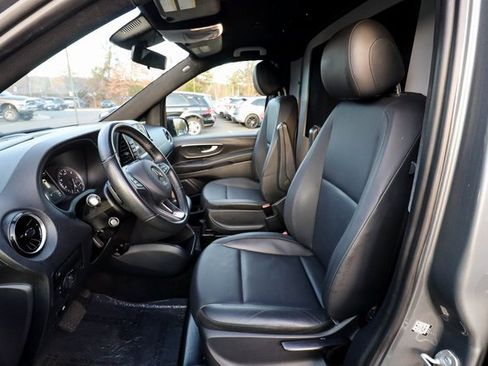 Used 2022 Mercedes-Benz Metris Passenger image 28