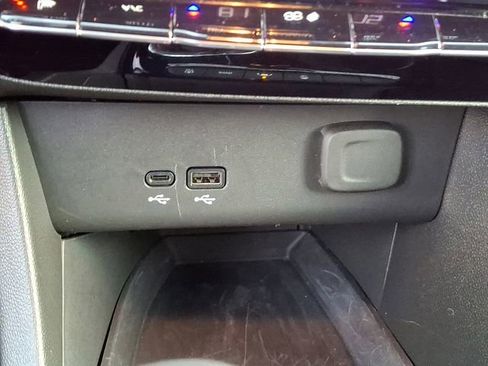 Used 2024 Buick Encore GX Avenir w/ Avenir Convenience Package image 32