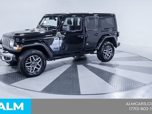 Used 2025 Jeep Wrangler Unlimited Sahara AWD/4WD image 3